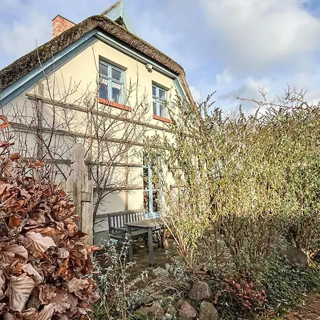 Reetgedecktes Seelchen By Interhome *