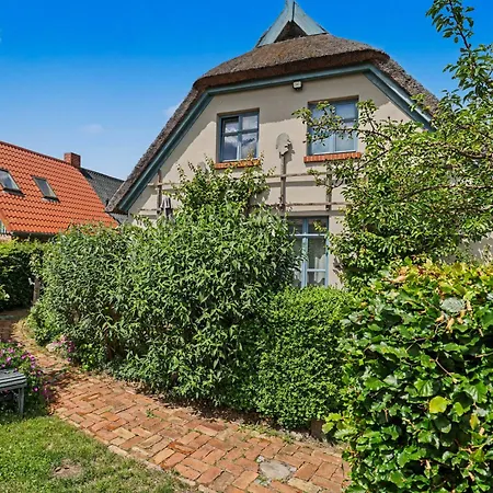 Holiday home Reetgedecktes Seelchen By Interhome Neuendorf (Usedom)