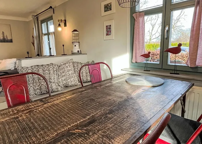 度假居 Reetgedecktes Seelchen By Interhome