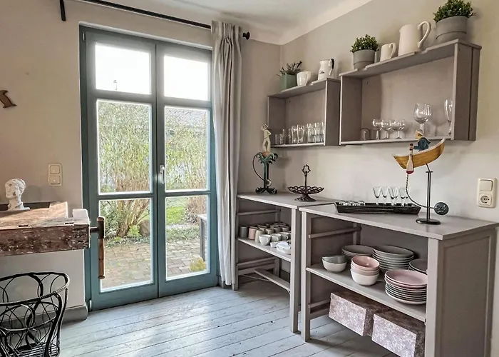 度假居 Reetgedecktes Seelchen By Interhome